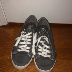 Grey keds